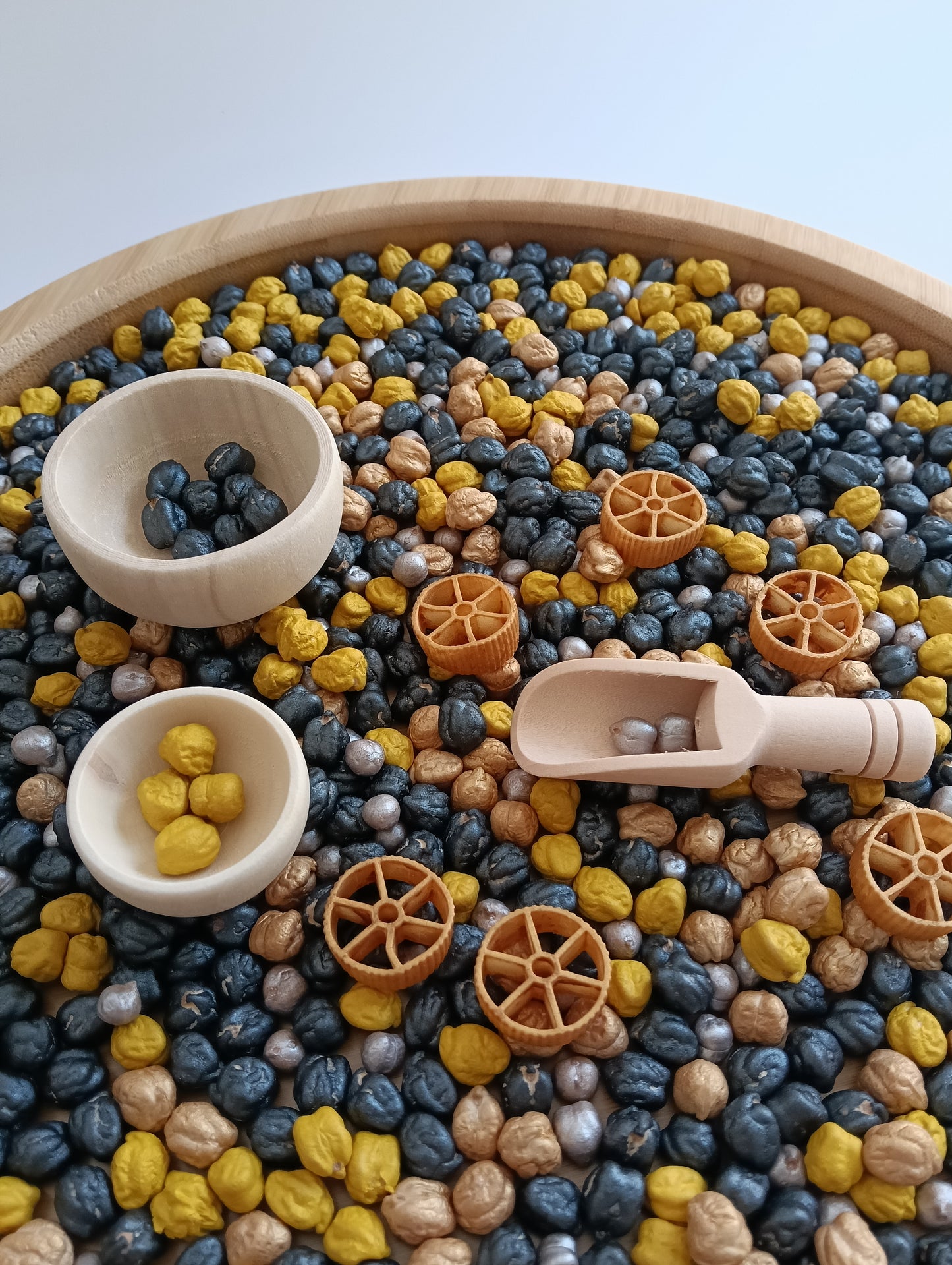 Relleno para bandeja sensorial - Tema abejas con texturas naturales