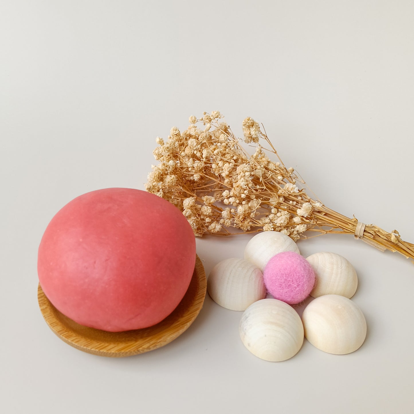 Kokodough Rojo Fresa – Plastilina Natural para Juego Sensorial